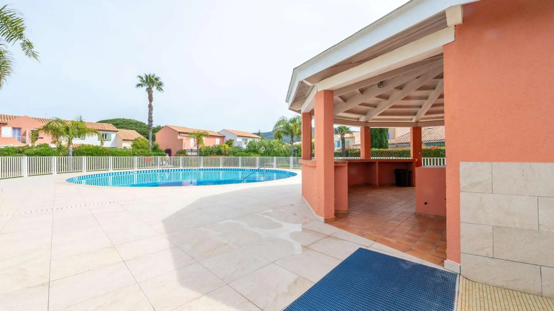 Mazet 6 A 7 Pers Piscine Tahiti Park Villa Le Lavandou